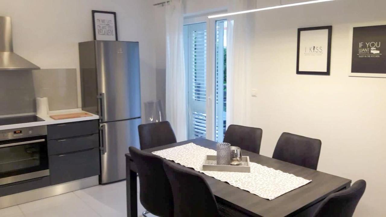 Apartman Ivana Podgora Ngoại thất bức ảnh